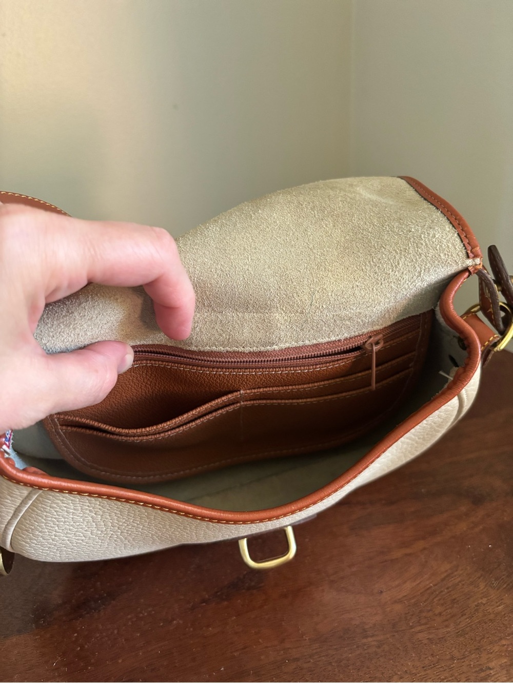 Vintage Dooney & Bourke AWL Crossbody Bag - Picture 5 of 10
